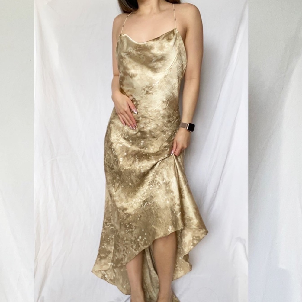 Elegant Gold Women's Wedding Dress